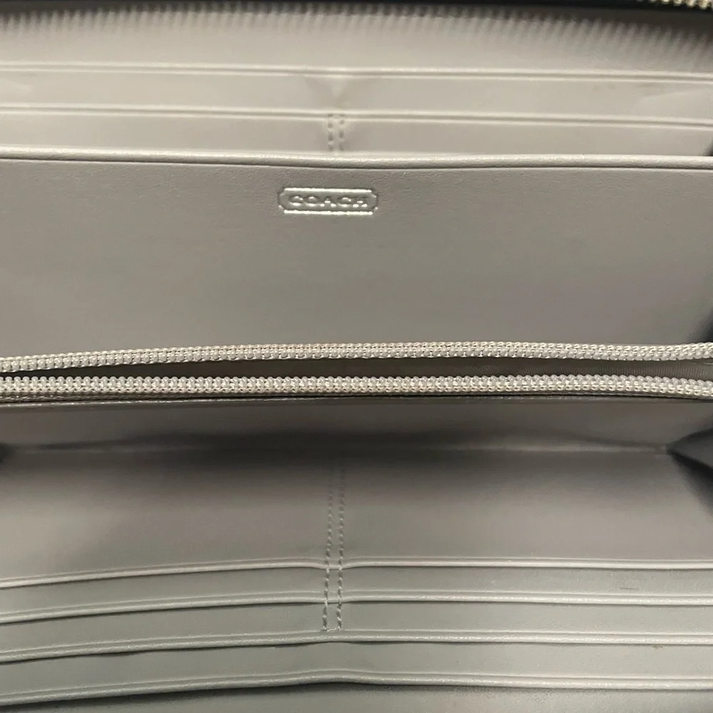 Coach Wallet - Picture 3 of 6
